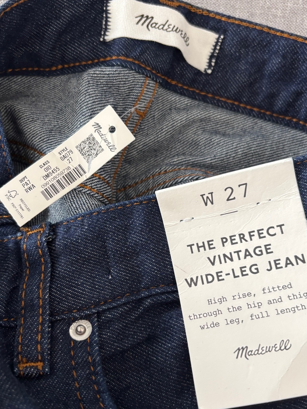 Madewell The Perfect Vintage Wide-Leg Jean in Airy Denim - Picture 4 of 6